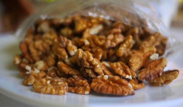 Ang mga pecan sa pagkaon sa usa ka lalaki makapauswag sa sirkulasyon sa dugo ug makadugang sa potency